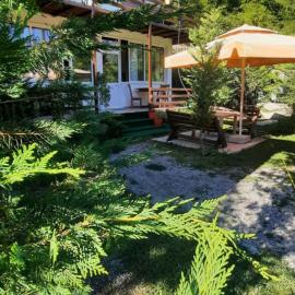 Mikel Center Theth Guesthouse, hotel Shkodrában