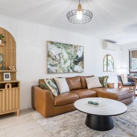 Stylish 2BR Townhouse Opposite the Park