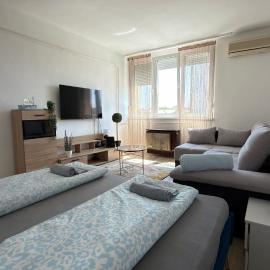 Várkonyi Deluxe Apartman, hotel di Szolnok