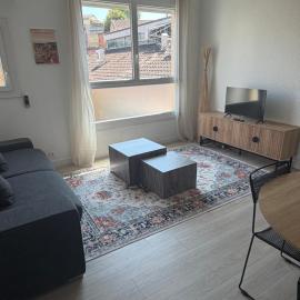 Les toits de Provence - Loft 6 pers centre ville, hôtel à Salon-de-Provence