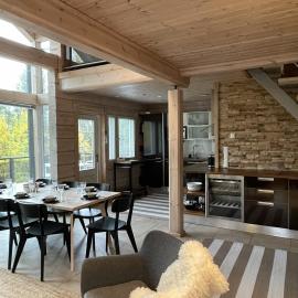 Villa Loiste Himos Chalet with Hot Tub