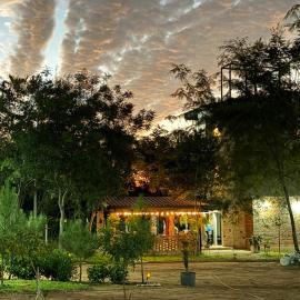 Rancho Don Sina, hotel v destinaci Caacupé