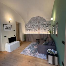 Wisteria Secret Garden – hotel w mieście Lovere