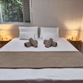 Tina's Aura House, hotel em Faraí