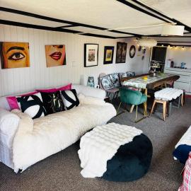 Farmstay cabin firepit & activities, hotel in Hertford