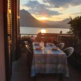 Rosa House Varenna, hotel in Varenna