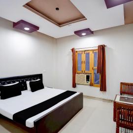 Hotel O Jhandi Palace, hotelli kohteessa Lakhīmpur