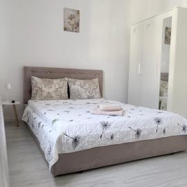Bella Home Residence, hotel sa Roşu