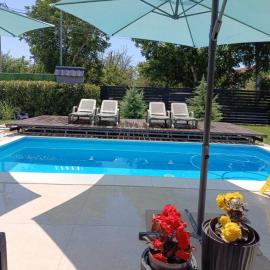 MARINA HOUSE pool & garden