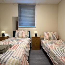 Glasgow central rare gem! New to the market!