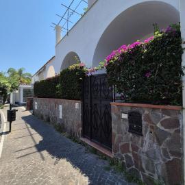 Casa Cachepot - Sweet Silvana, hotel u gradu 'Ischia'