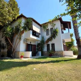 Villa Dina