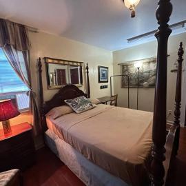 Virginia Beach Exclusive Del Mar Room, hotel in Virginia Beach