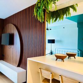 Seaview Hideaway - high floor with a sweeping ocean view, Hotel in Dumaguete