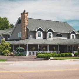 Hearthstone Inn & Suites, hotel in Cedarville