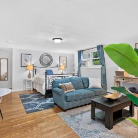 Oversized Renovated Furnished Studio Near Longwood
