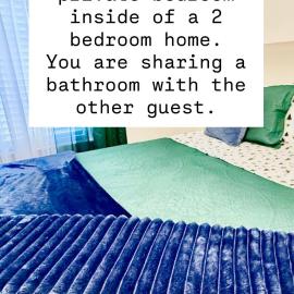 1 Queen Bedroom - Shared Home - Shared Bath - Near Lake Norman, отель в городе Denver