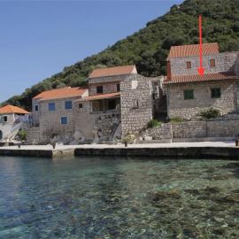 Lucica 1 Beachfront House, hotel in Lastovo
