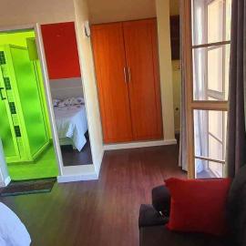 Peers - Miami VIP Suites, hotel in Mbarara