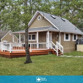 Mountain retreat chalet w hot tub & deck, Hotel in Rio