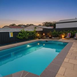 Wine Country Family Retreat with Heated Pool，塞斯諾克的飯店
