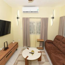 Cozy Montego Bay Retreat with AC, Smart TVs & Patio, hotel a Montego Bay