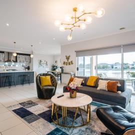 Waterfront Grand Villa for Big Group