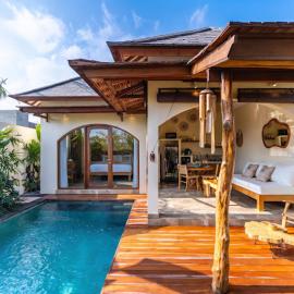 VILLA ATAO NYANYI BEACH - In front of entrance to NUANU