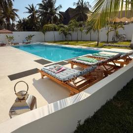 Ngemi House Deluxe Apartments Watamu, hotel di Watamu