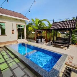 The Broms Villa, Pantai Pandak, Moslem Friendly, hotel a Kuala Terengganu