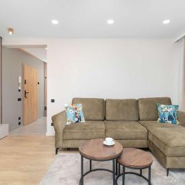 Modern Apartment with Garage and 3 Balconies in Wroclaw by Renters Prestige