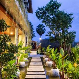 Kampot Tropic Resort, viešbutis mieste Phumĭ Kâmnáb