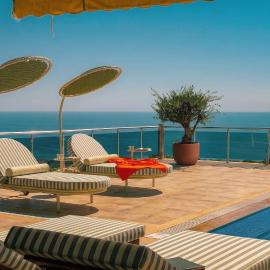 Qoople Villa Toskana- Panoramic 360 sea & castle view, hotel u Alanji