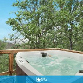 Valley Views Hot Tub Deck Screened Porch & WiFi โรงแรมในHedgesville