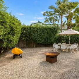 Kos Place in Blairgowrie by Ready Set Stay, hotel in Blairgowrie