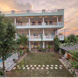 Dá Bungalow - House of Leisure، فندق في آغْرا