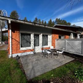 Rauhallinen rivitalon pääty, hotel a Porvoo
