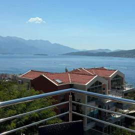 Acacia Hills D8 in Herceg Novi, hotel in Kravlja