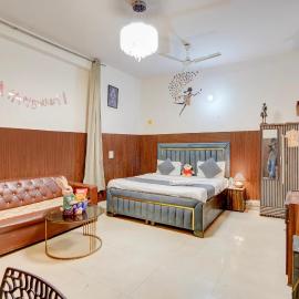 Hotel Happy - Near IGNOU Road