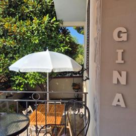 A casa di Gina, Hotel in Rosignano Solvay