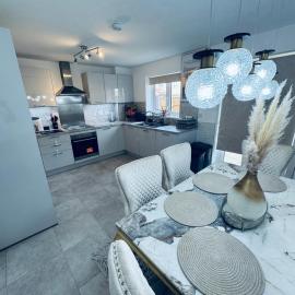 Stylish Modern double room with private bathroom, ξενοδοχείο σε Peterborough