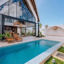 Bohemian Rhapsody Villa Luxury 2BR Chalet