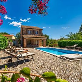 Villa Pepina, hotel a Risika