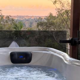 Romantic Spa Retreat Private Sauna & Hot Tub