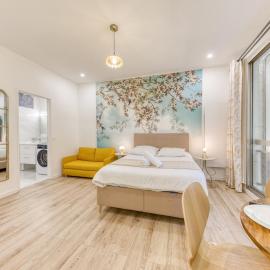 Large, bright and refined studio 10 min from Paris