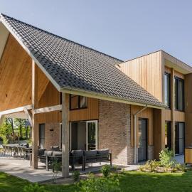 Veluwe Villa met Wellness en Binnenzwembad, hotel v destinácii Wekerom