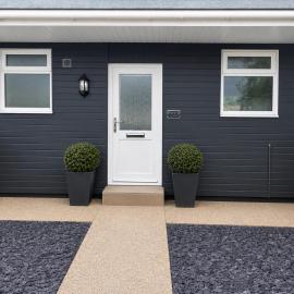 The Chalet self contained with Patio, hotel in Bridport