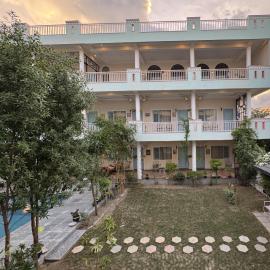 Dá Bungalow - House of Leisure, hotelli kohteessa Agra