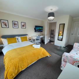 Spacious 5BR House Free Parking hatfield, hotel in Hatfield