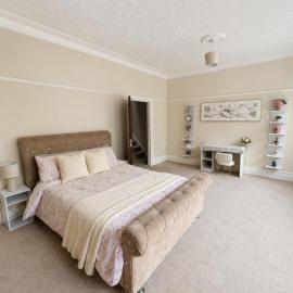 Extra Large Bright Room in the Heart of Stoke
